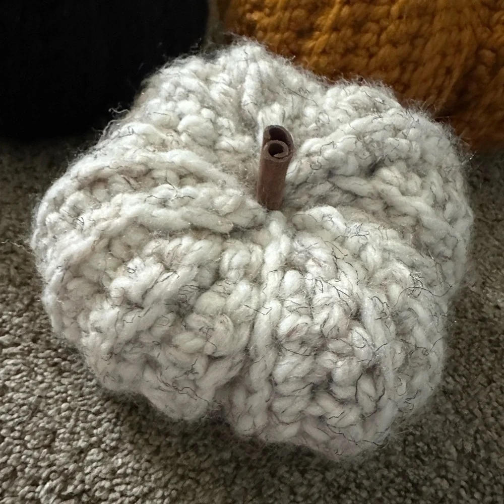 Handmade Knit Pumpkin Decor Set